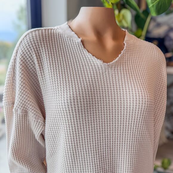 OFFLINE by Aerie Wow! Beige Waffle Notch Neck Long Sleeve T-Shirt, Women’s Small - Picture 4 of 9